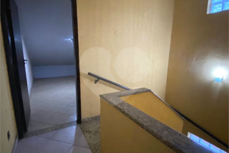 Casa à venda com 3 quartos, sendo 1 suíte, em Vila Valença, São Vicente, SP