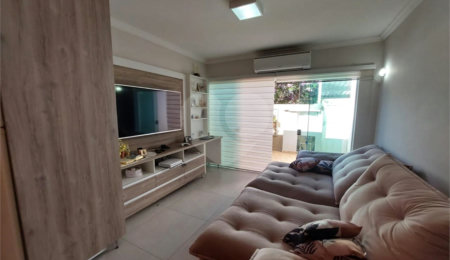 Casa à venda com 3 quartos, sendo 1 suíte,  no condomínio Vila dos Pinheiros, Sorocaba - SP