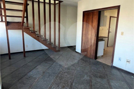 Cobertura à venda com 4 quartos, sendo 2 suítes,  em Braga, Cabo Frio, RJ