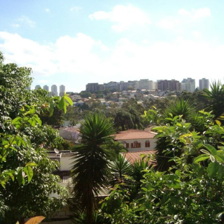 Casa à venda com 3 suítes em Jardim Leonor, São Paulo, SP