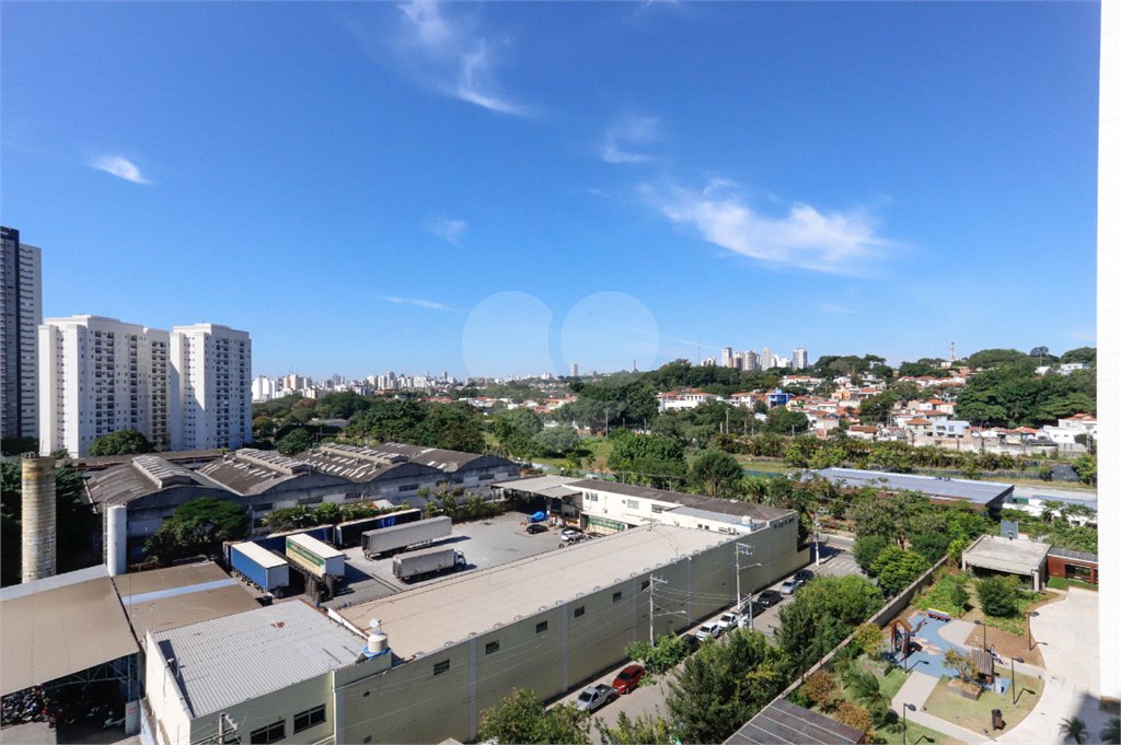 Apartamento à venda com 3 quartos, sendo 1 suíte,  em Vila Anastácio, São Paulo, SP
