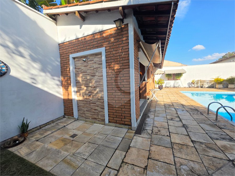 Casa à venda com 3 quartos, sendo 1 suíte, no condomínio Estância Marambaia, Vinhedo - SP