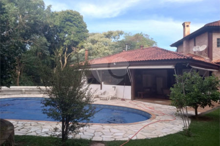 Chácara à venda com 7 quartos, sendo 3 suítes, em Saboó, São Roque, SP