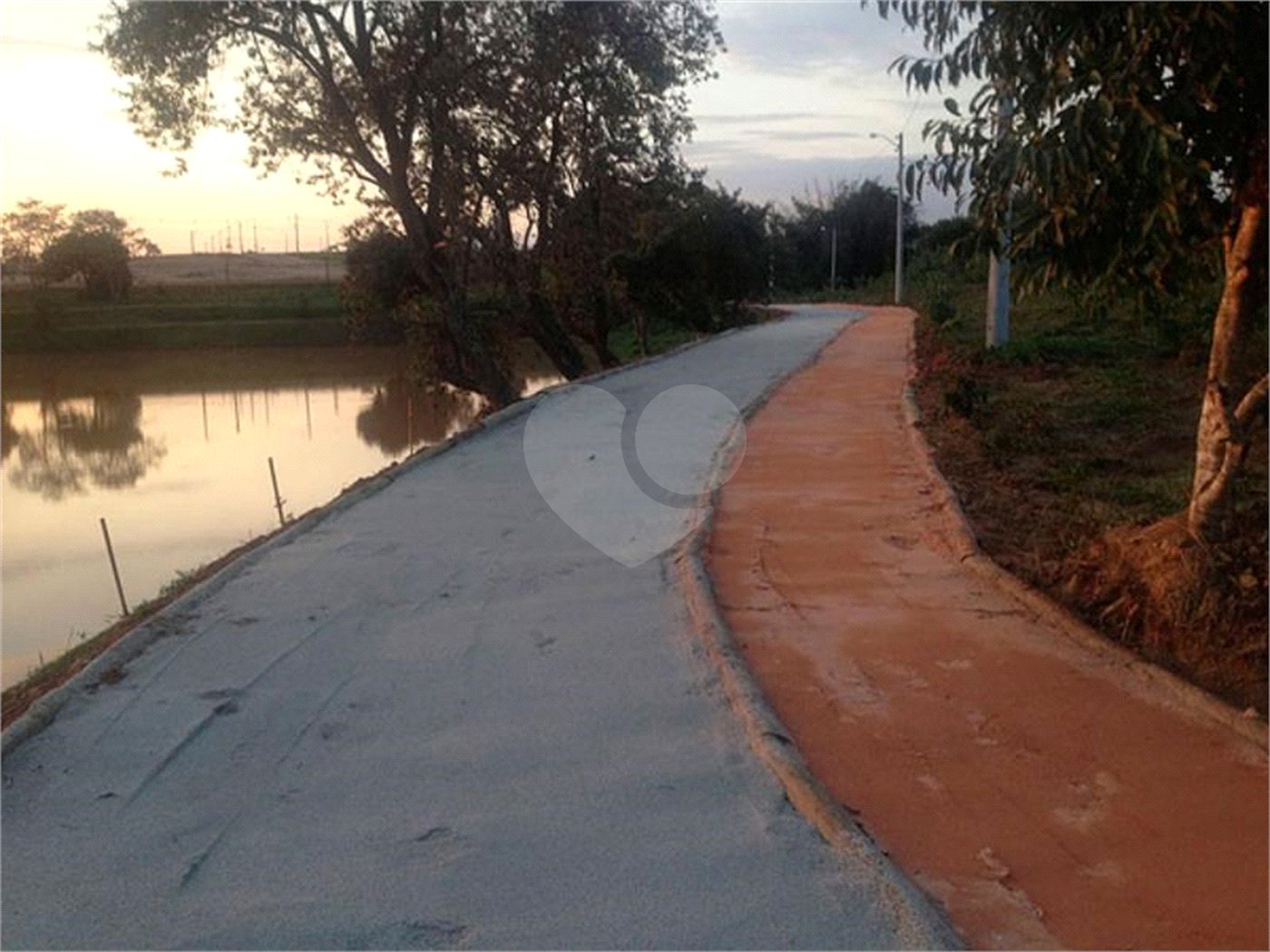 Casa à venda com 4 suítes no condomínio Jardins D'icaraí, Salto - SP