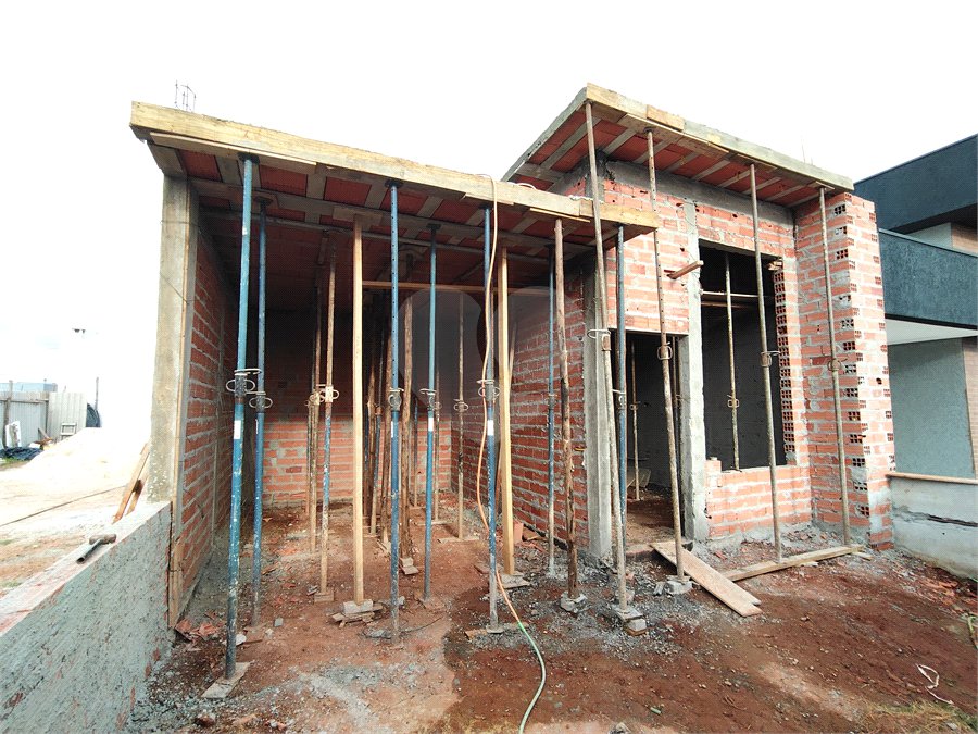 Casa à venda com 3 quartos, sendo 1 suíte, no condomínio Lago dos Ipês, Itapetininga - SP