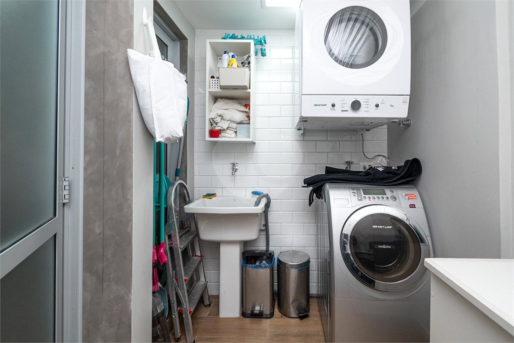 Apartamento à venda com 3 quartos, sendo 1 suíte, em Vila Madalena, São Paulo, SP