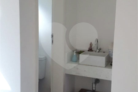 Casa à venda com 4 suítes no condomínio Vila Inglesa, Atibaia - SP