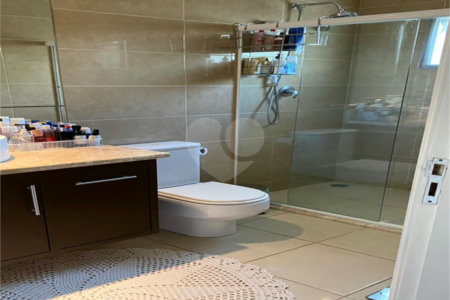 Casa à venda com 5 quartos, sendo 4 suítes,  no condomínio Terras de Santa Clara, Jacareí - SP