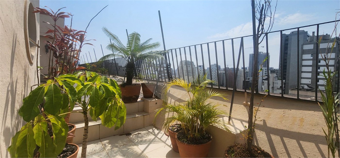 Apartamento à venda ou para alugar com 4 quartos, sendo 1 suíte, em Vila Nova Conceição, São Paulo, SP