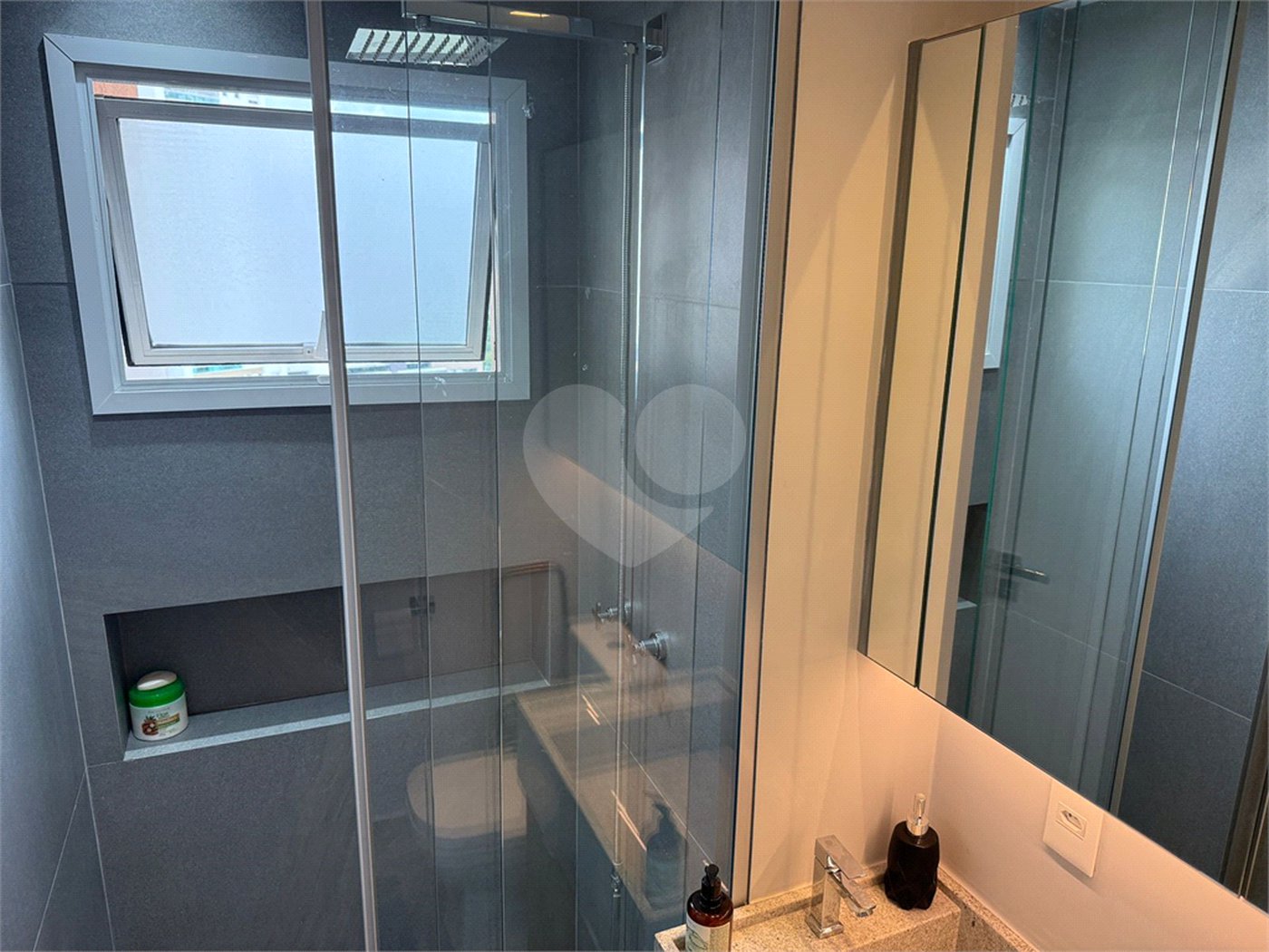 Apartamento à venda com 2 quartos, sendo 1 suíte,  em Vila Mogilar, Mogi das Cruzes, SP