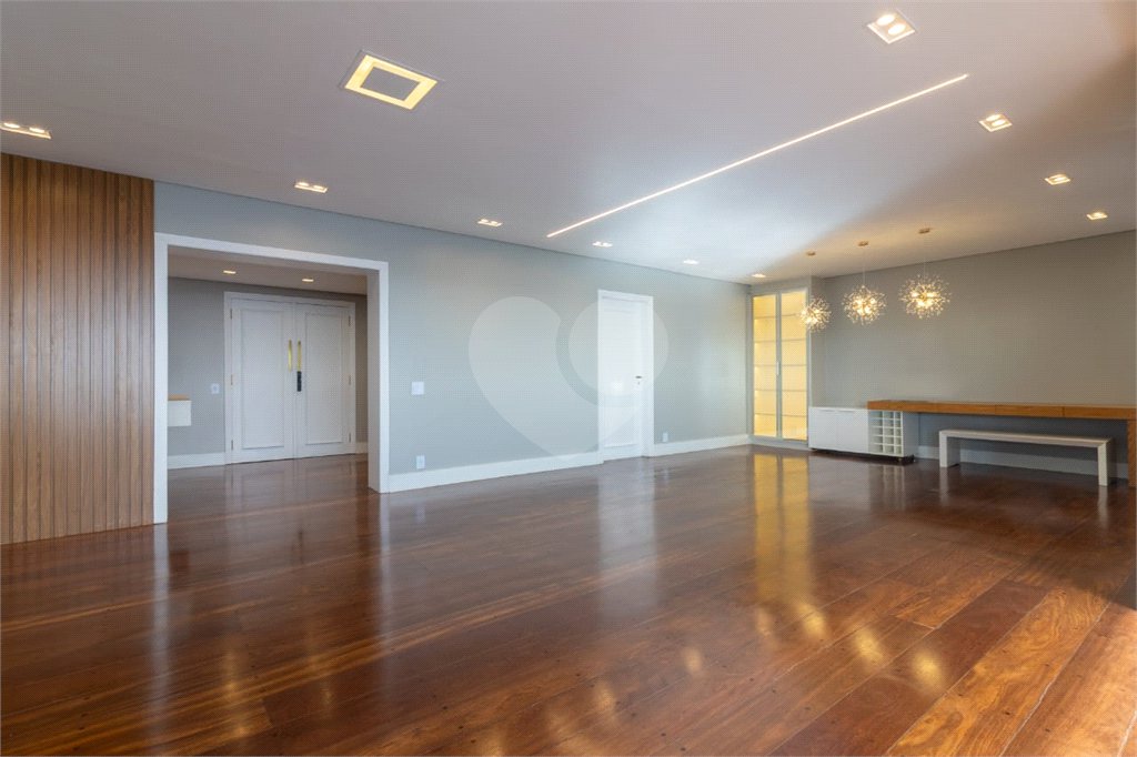 Apartamento à venda com 4 suítes em Vila Sofia, São Paulo, SP