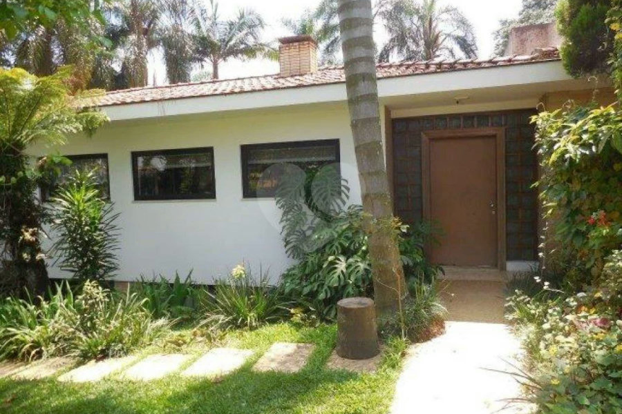 Casa à venda com 6 quartos, sendo 1 suíte, em Tremembé, São Paulo, SP