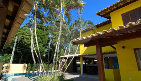 Casa à venda com 4 quartos, sendo 3 suítes,  no condomínio Ipê Amarelo, Porto Seguro - BA
