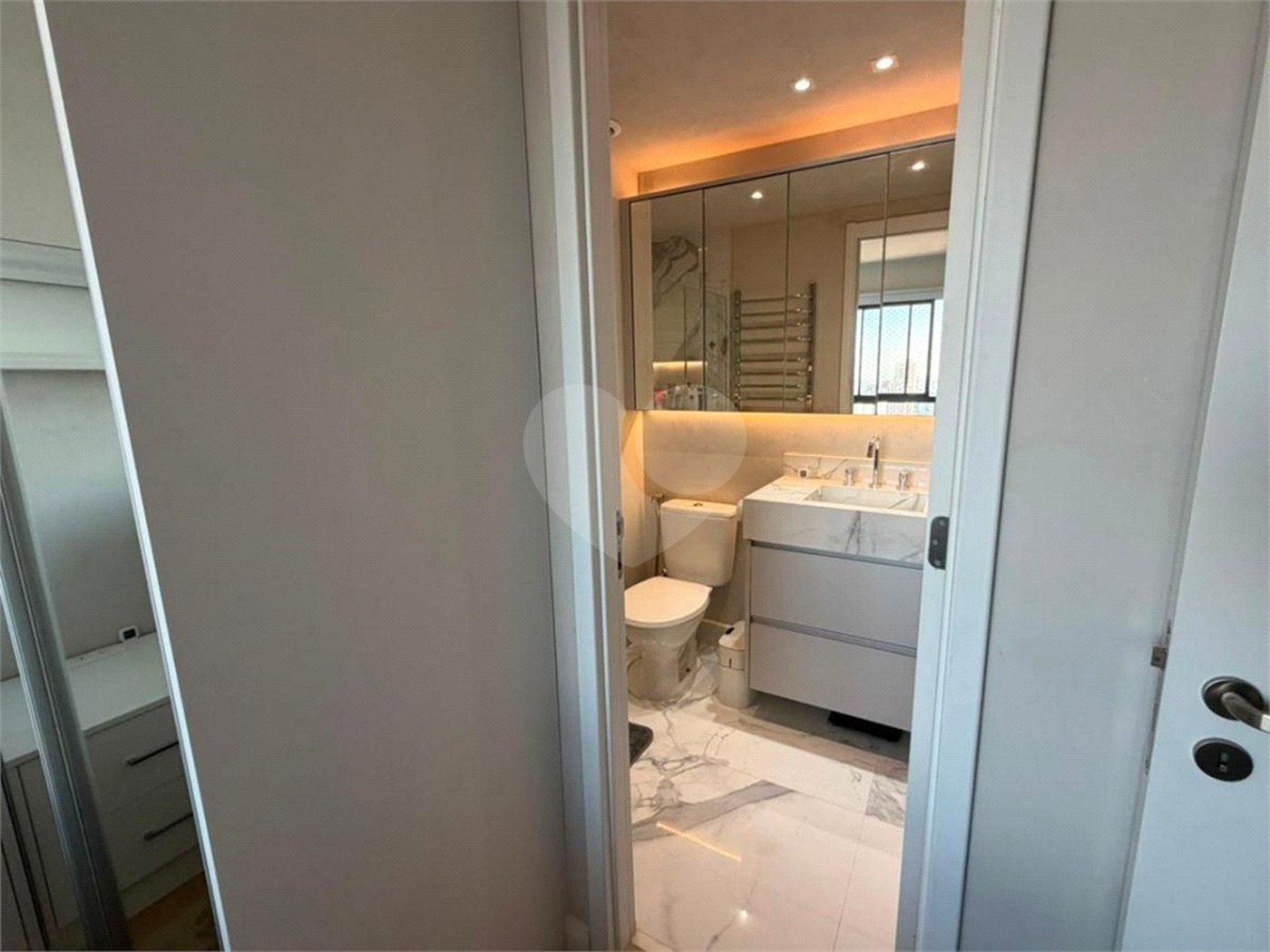 Apartamento à venda com 2 quartos, sendo 1 suíte,  em Vila Dom Pedro I, São Paulo, SP