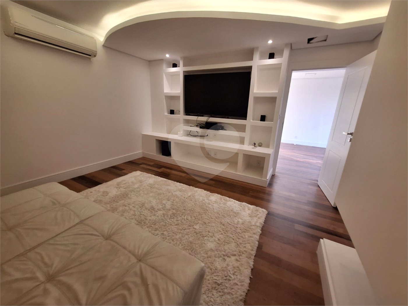 Casa à venda ou para alugar com 4 suítes no condomínio Residencial Monterey Ville, Mogi das Cruzes - SP
