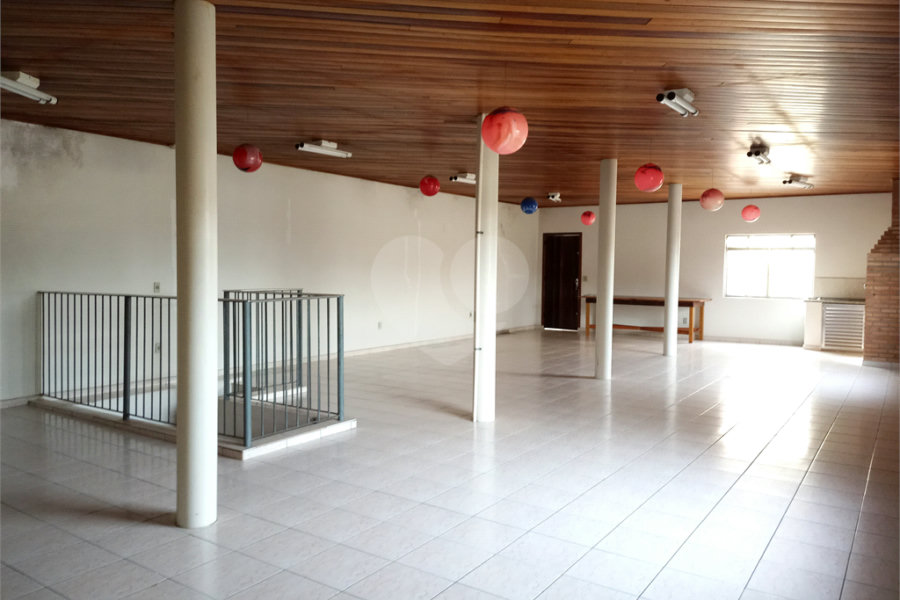 Sobrado à venda com 5 quartos em Horto, São Paulo, SP
