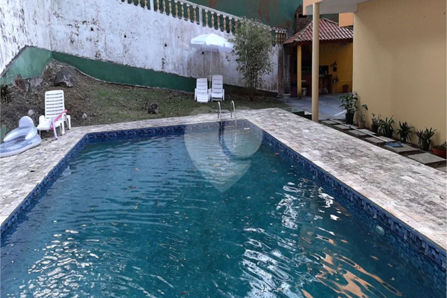 Casa à venda com 6 quartos, sendo 4 suítes, no condomínio Alpes da Cantareira, Mairiporã - SP