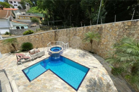 Sobrado à venda com 6 quartos, sendo 2 suítes, em Jardim Franca, São Paulo, SP