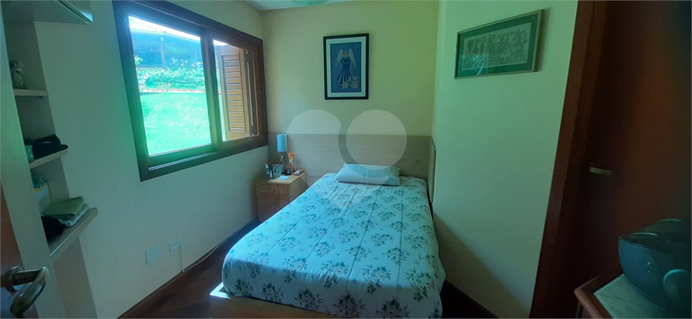 Casa à venda com 5 quartos, sendo 4 suítes, no condomínio Alpes da Cantareira, Mairiporã - SP