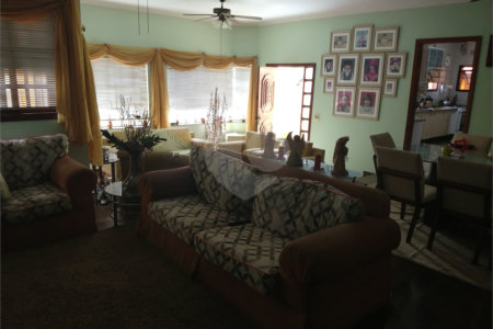 Casa à venda com 3 quartos, sendo 1 suíte,  em Vila Oliveira, Mogi das Cruzes, SP