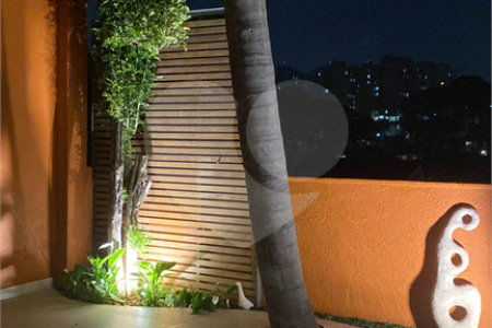 Sobrado à venda com 4 suítes em Vila Inah, São Paulo, SP