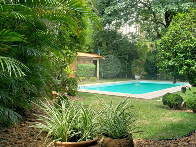 Sobrado à venda com 4 quartos, sendo 2 suítes,  em Jardim Marajoara, São Paulo, SP