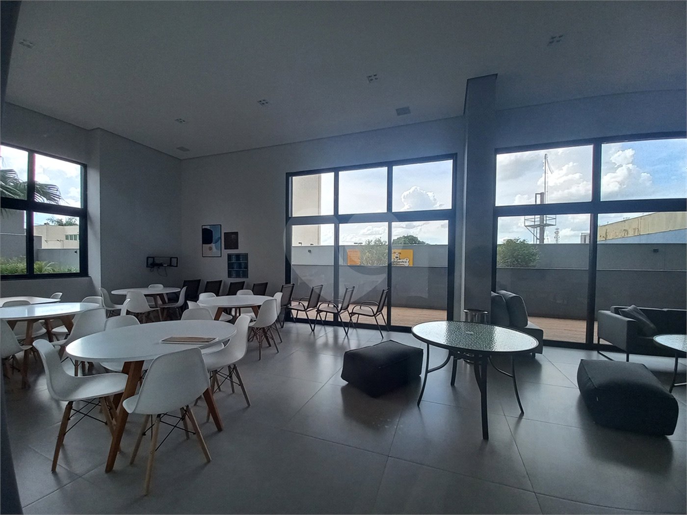 Apartamento à venda com 2 quartos, sendo 1 suíte,  em Além Ponte, Sorocaba, SP