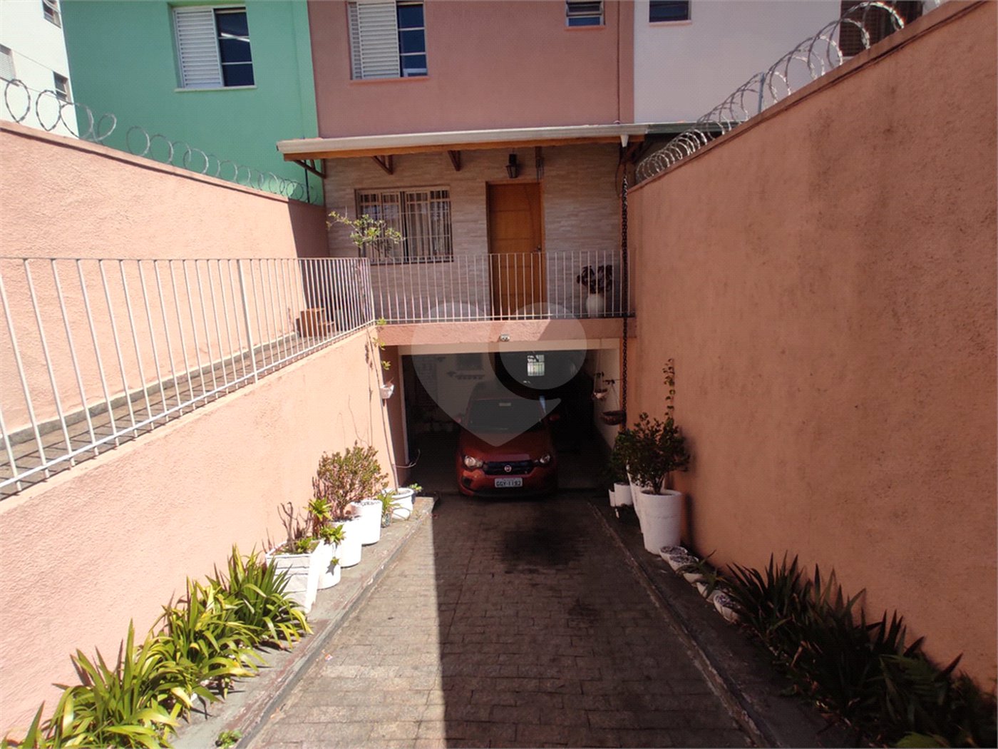 Casa à venda com 3 quartos, sendo 1 suíte,  em Jardim Santa Cecília, Guarulhos, SP