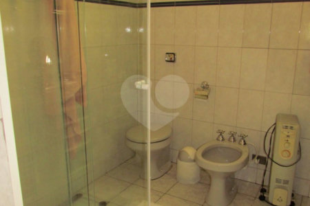 Casa de Vila à venda com 4 quartos, sendo 1 suíte, em Chácara Monte Alegre, São Paulo, SP