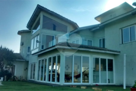 Casa à venda com 4 quartos, sendo 2 suítes, em Pinhal, Jarinu, SP