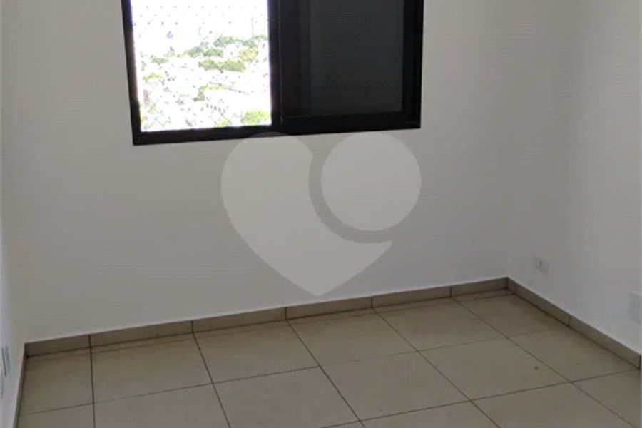 Vende-se apartamento na Vila Mascote