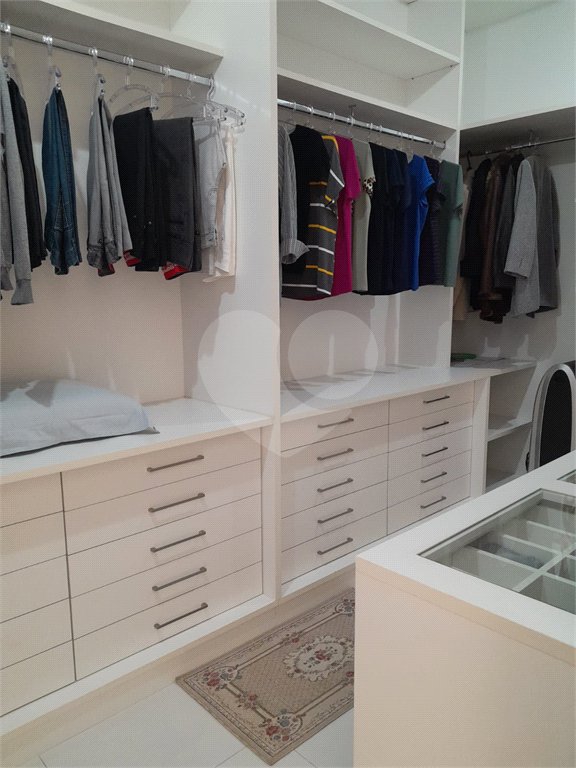 Casa à venda com 5 suítes no condomínio Ipe Velho, Vinhedo - SP