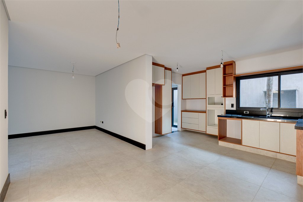 Casa à venda com 4 suítes no condomínio Reserva Robélia, São Paulo - SP