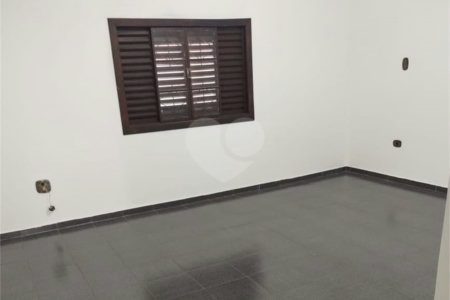 Sobrado à venda com 2 quartos, sendo 1 suíte, em Parque das Rosas, Itu, SP