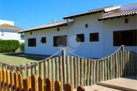 Casa à venda com 5 quartos, sendo 3 suítes, no condomínio Residencial Vale das Laranjeiras, Indaiatuba - SP