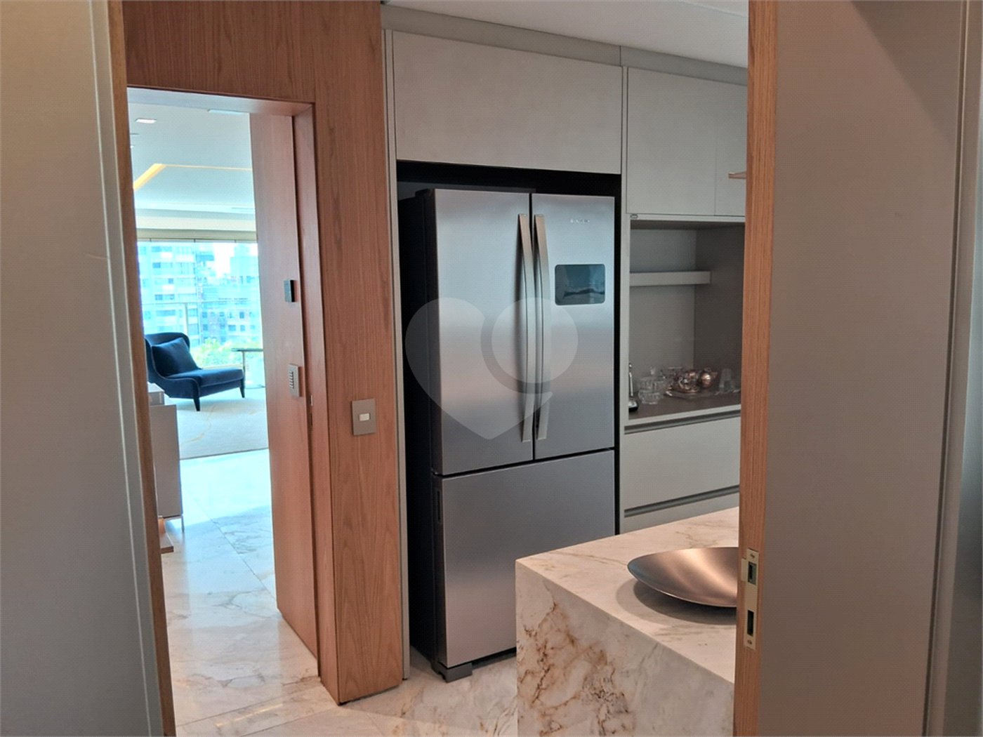 Apartamento à venda com 3 suítes em Moema, São Paulo, SP
