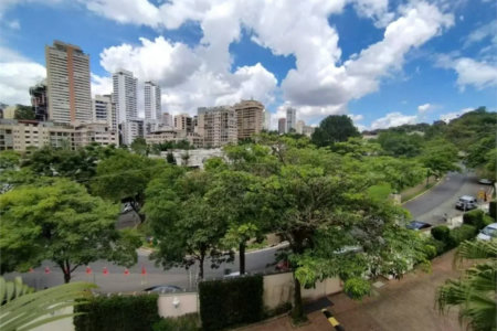 Casa à venda ou para alugar com 4 suítes no condomínio Solares Vila Europa, São Paulo - SP