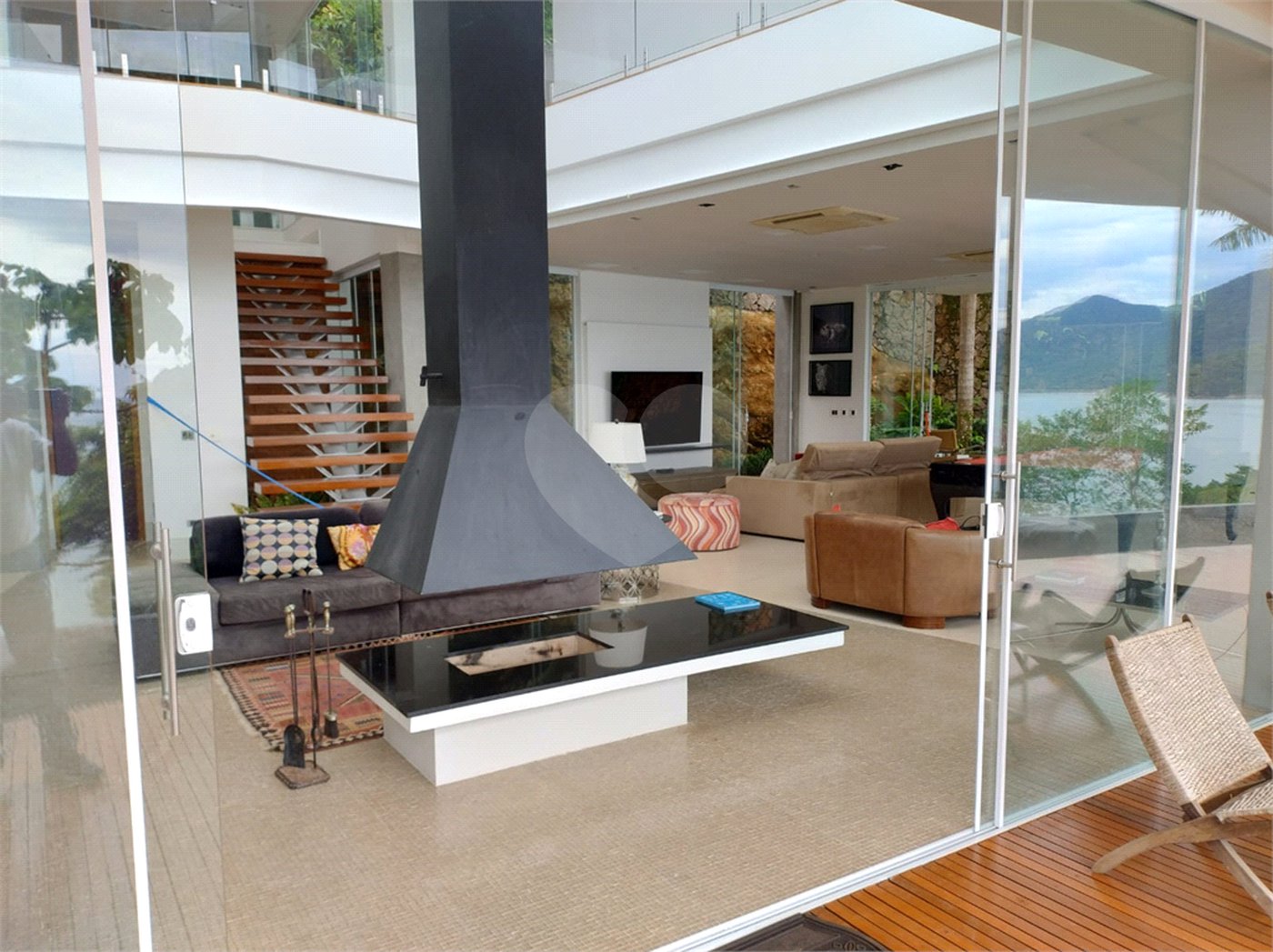 Casa à venda com 4 suítes em Praia Vermelha, Ubatuba, SP