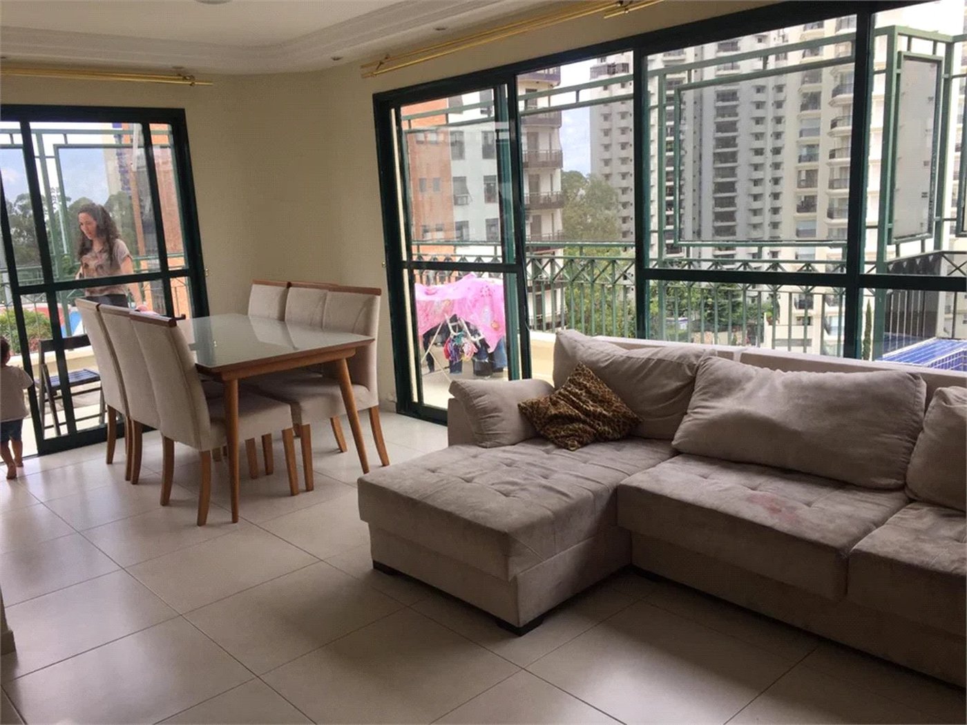 Apartamento à venda com 3 suítes em Vila Suzana, São Paulo, SP