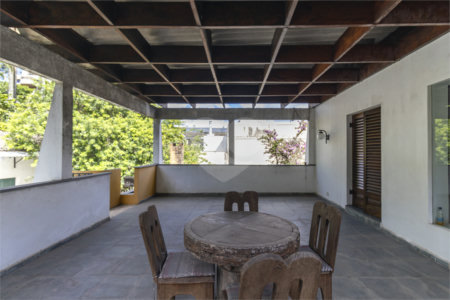 Sobrado à venda com 4 quartos, sendo 2 suítes,  em Vila Morumbi, São Paulo, SP