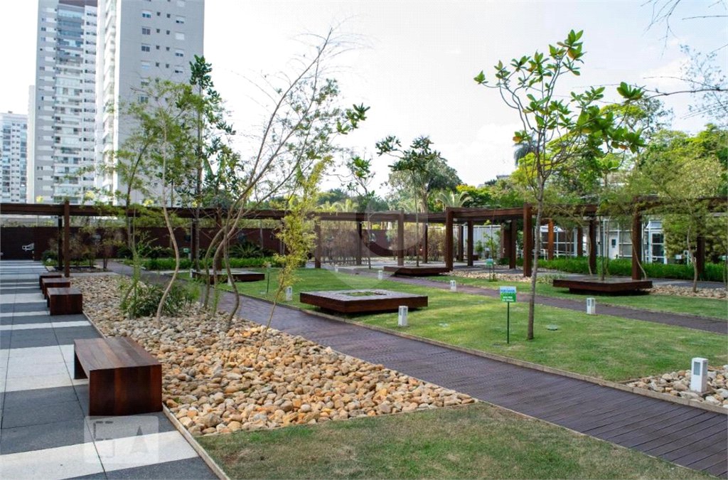 Apartamento à venda com 3 quartos, sendo 1 suíte,  em Vila Anastácio, São Paulo, SP
