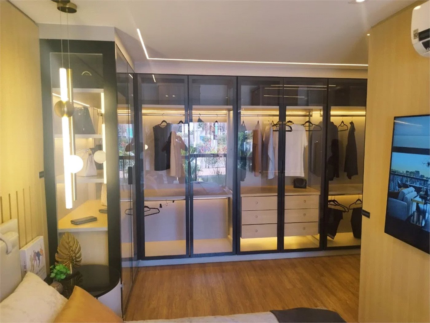 Apartamento à venda com 3 quartos, sendo 2 suítes, em Jardim das Acácias, São Paulo, SP