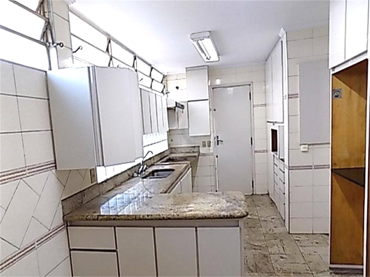 Sobrado à venda com 4 quartos, sendo 1 suíte, em Pinheiros, São Paulo, SP