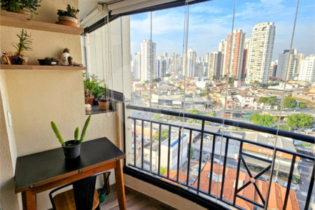 Apartamento à venda na Mooca com 73 m² com 3 dormitórios e 2 vagas. Aceita e estuda Permuta.
