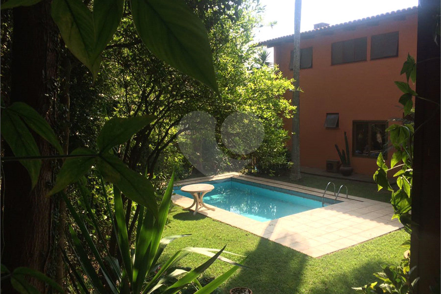 Casa à venda ou para alugar com 4 quartos, sendo 2 suítes, em Jardim Guedala, São Paulo, SP