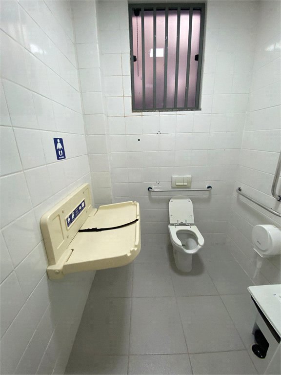 Salão Comercial para alugar em Vila Romanópolis, Ferraz de Vasconcelos, SP