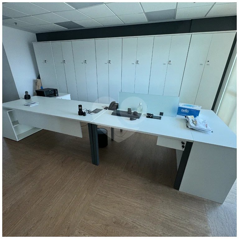 Conjunto comercial com 223,38 m² à venda na Vila Carrão