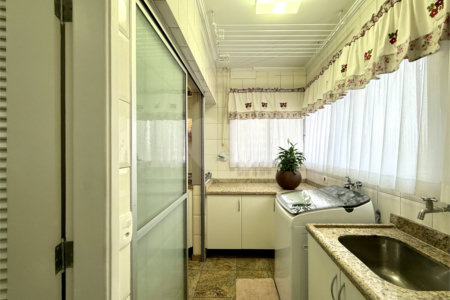 Apartamento à venda com 3 suítes em Campo Belo, São Paulo, SP