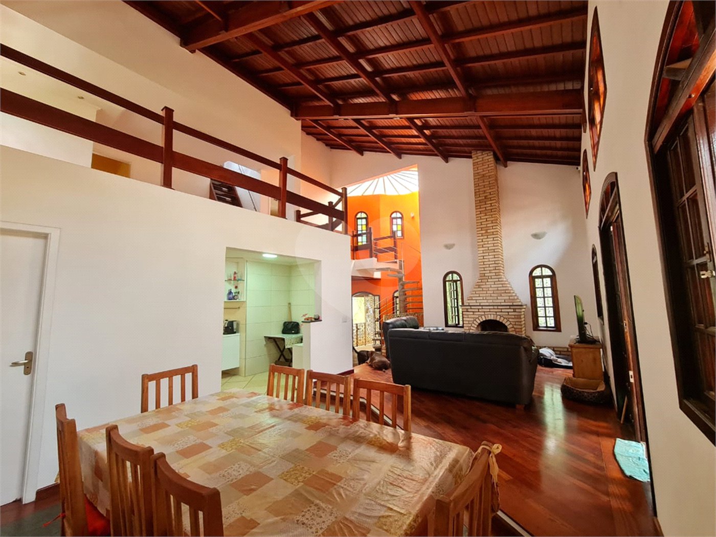Sobrado à venda com 4 quartos, sendo 1 suíte,  em Jardim Leonor Mendes de Barros, São Paulo, SP