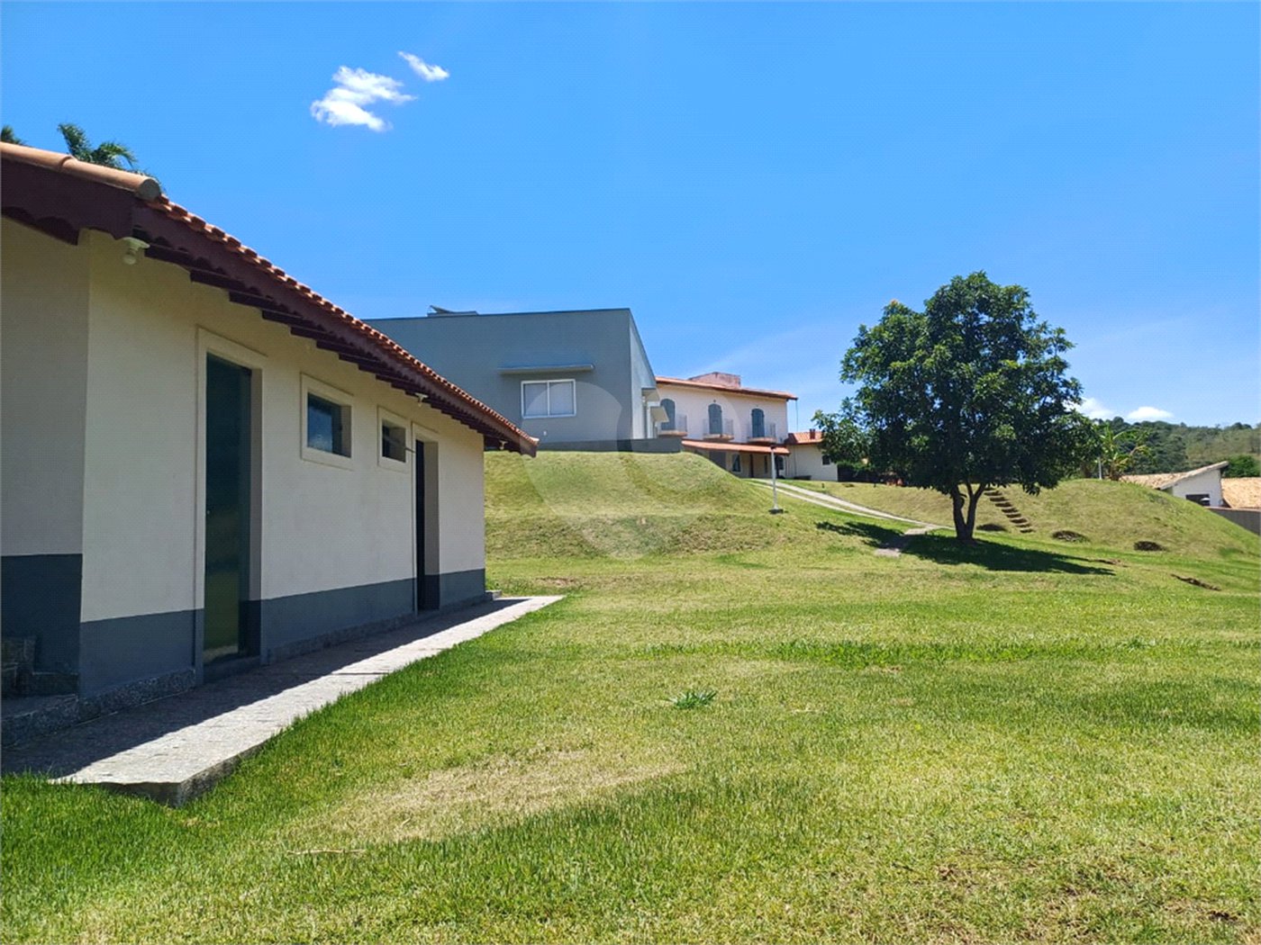 Casa à venda com 3 quartos, sendo 1 suíte, em Alpes D'ouro, Bom Jesus dos Perdões, SP
